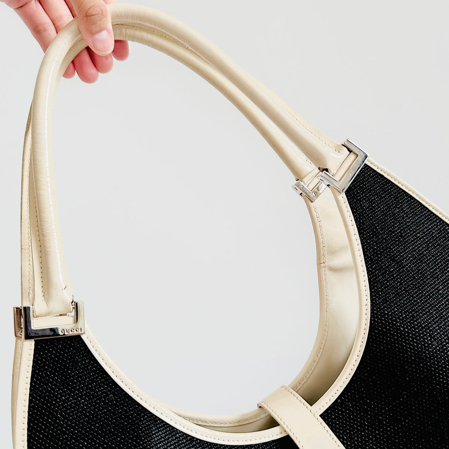 Gucci Jackie Black / White Bicolour Logo Shoulder Hobo Bag