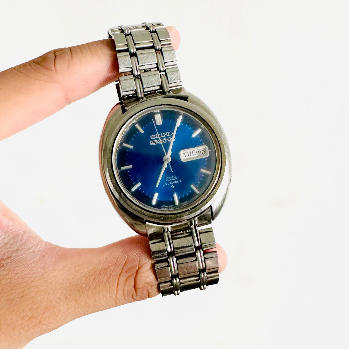 Seiko Men’s 5 Actus 6106-7470 Day Date Blue Dial Stainless Steel SS 21 Jewels Quartz 38MM Watch