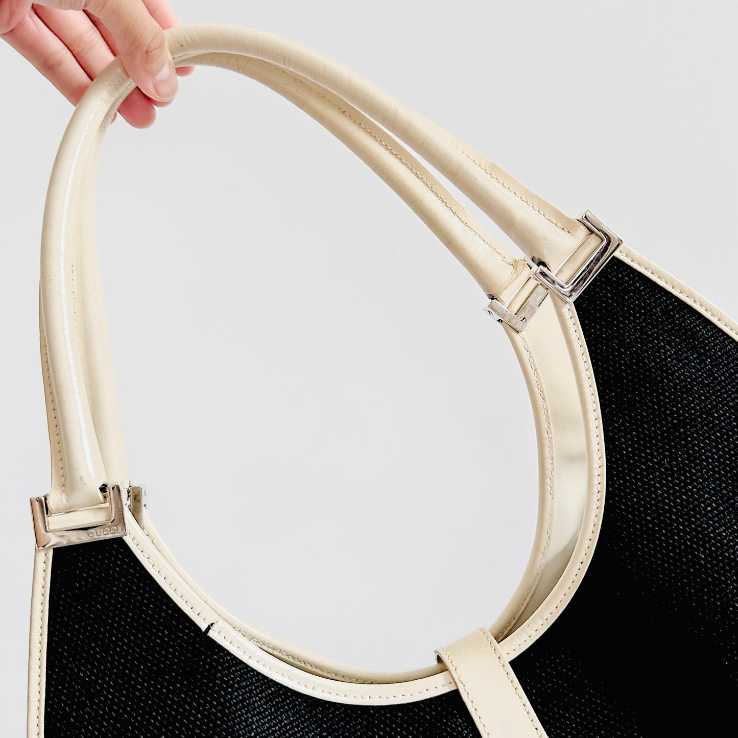 Gucci Jackie Black / White Bicolour Logo Shoulder Hobo Bag