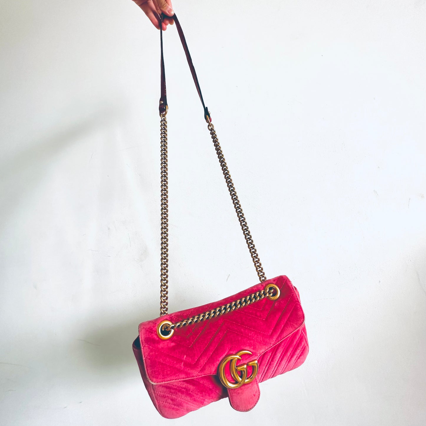Gucci Marmont GG Monogram Logo Crushed Velvet Pink GHW Small Flap Shoulder Sling Bag