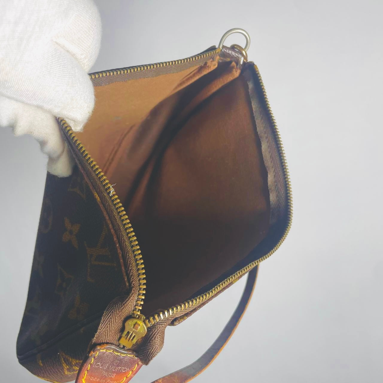 Louis Vuitton LV Monogram Logo GHW Shoulder Hobo Pochette Accessoires Accessories Bag