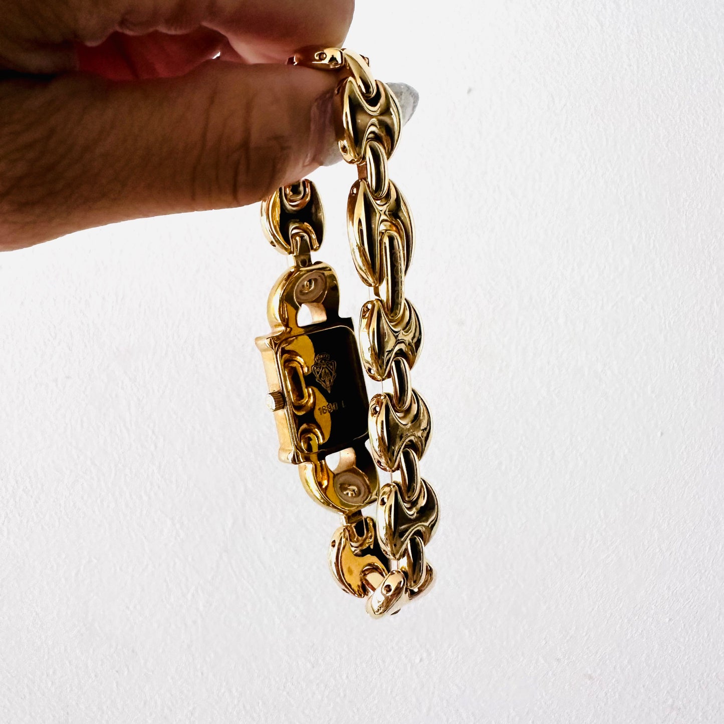 Gucci White Dial Gold Stainless Steel 17MM Changeable Straps Quartz Watch