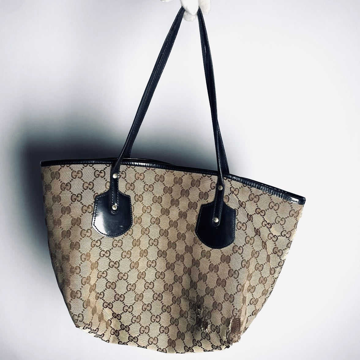 Gucci Beige / Black GG Monogram Logo Sherry Charms Shopper Shoulder Tote Bag