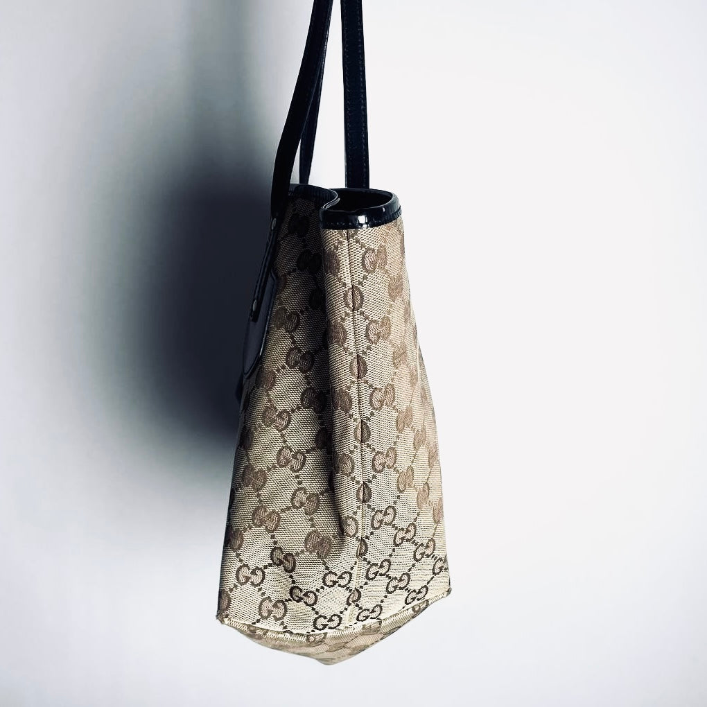 Gucci Beige / Black GG Monogram Logo Sherry Charms Shopper Shoulder Tote Bag