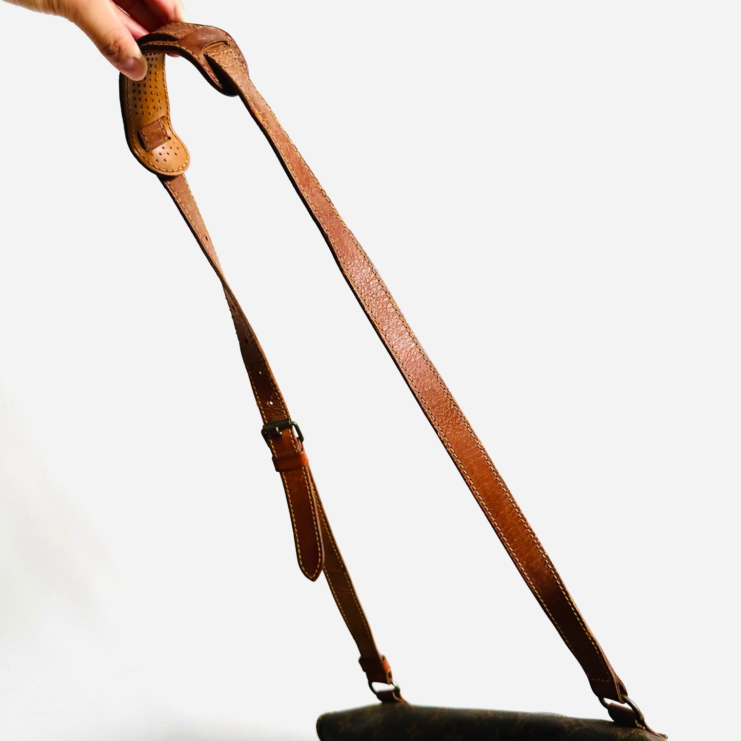 Louis Vuitton LV Sac Bazas Gibeciere Monogram Logo GHW Flap Vintage Shoulder Sling Bag