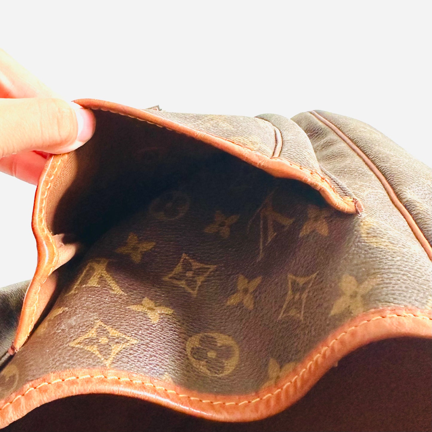 Louis Vuitton LV Sac Bazas Gibeciere Monogram Logo GHW Flap Vintage Shoulder Sling Bag