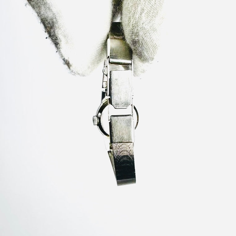 Omega Geneve Round White Dial Stainless Steel Vintage 19MM Mechanical Watch