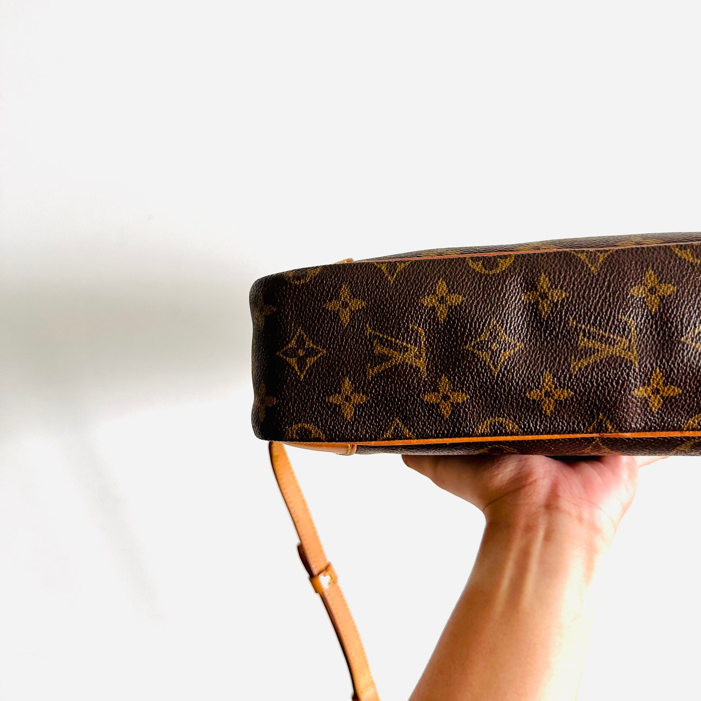 Louis Vuitton LV Trocadero Monogram Logo GHW Camera Shoulder Sling Bag