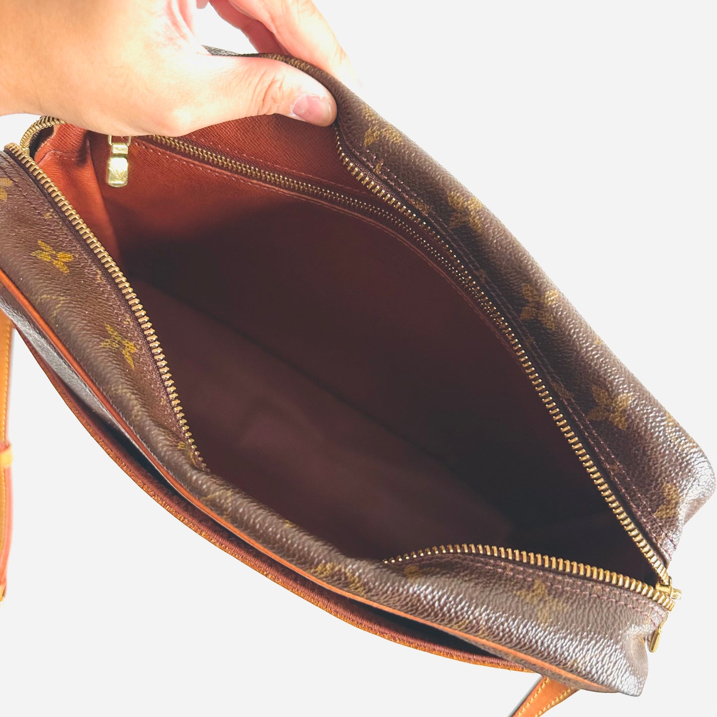 Louis Vuitton LV Trocadero Monogram Logo GHW Camera Shoulder Sling Bag