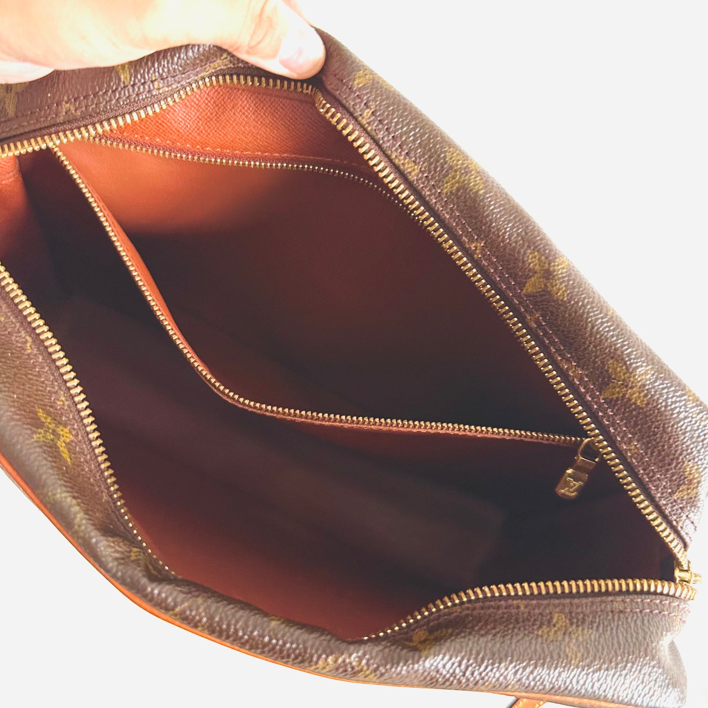 Louis Vuitton LV Trocadero Monogram Logo GHW Camera Shoulder Sling Bag