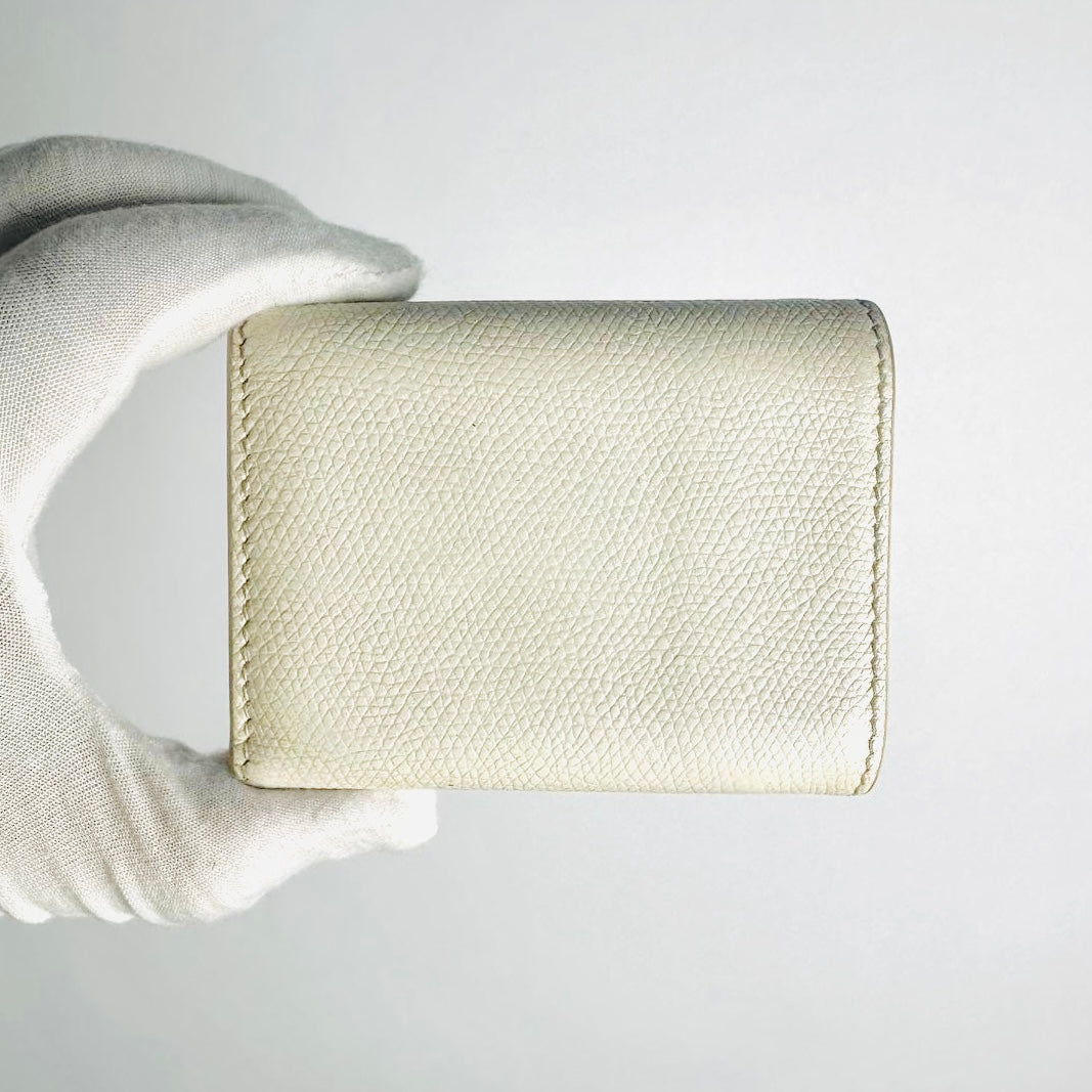 Christian Dior CD White GHW Saddle Lotus Monogram Logo Grained Calfskin Flap Compact Wallet