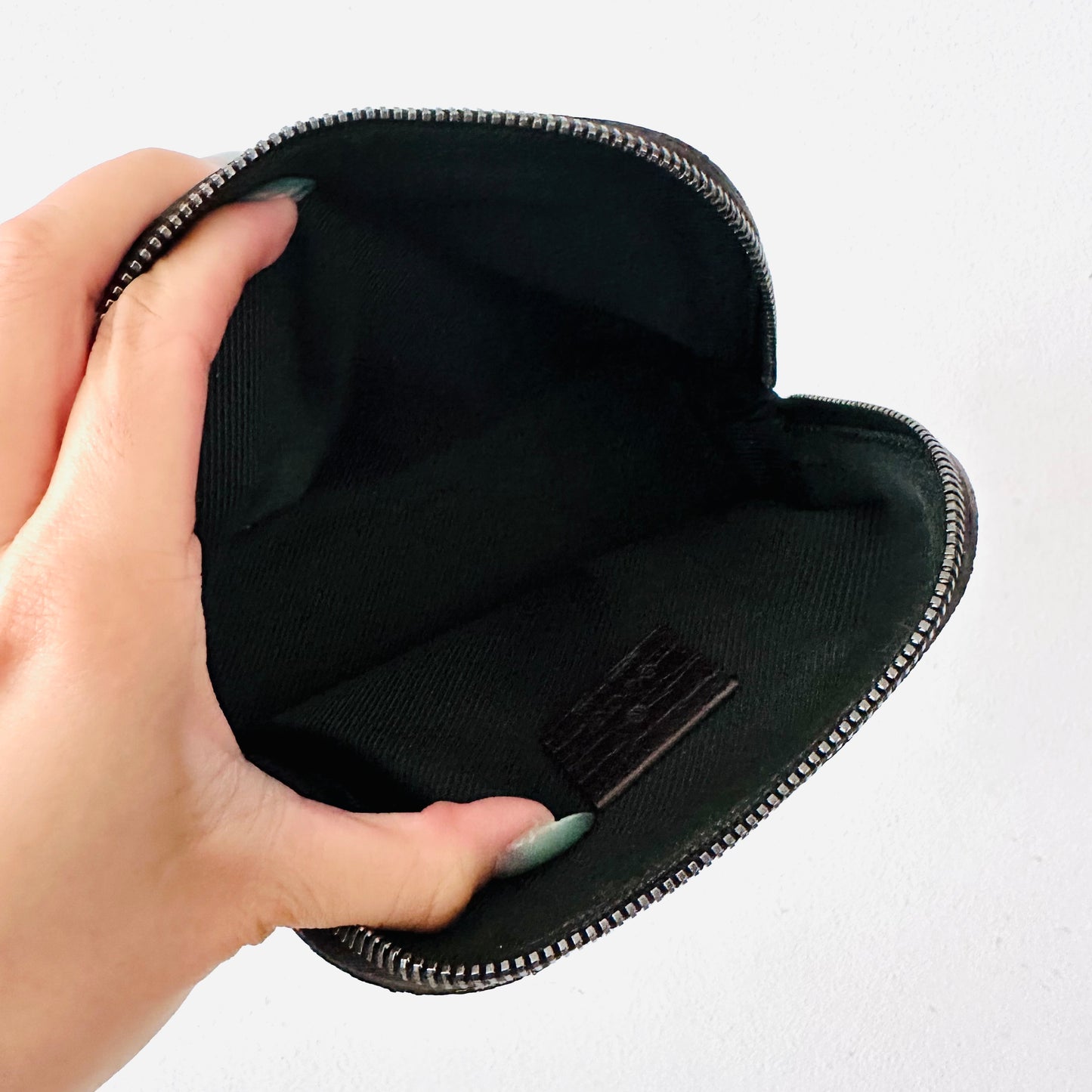 Gucci Beige Supreme GG Monogram Logo Zip Pouch