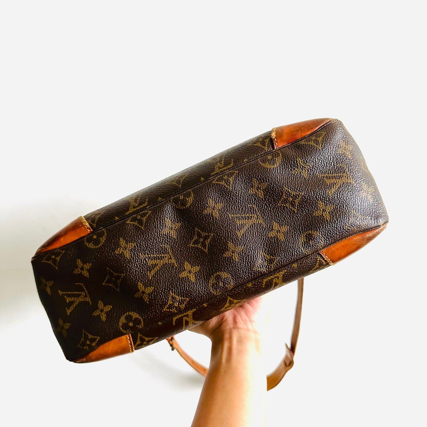Louis Vuitton LV Boulogne Monogram Logo GHW Vintage Baguette Hobo Shoulder Sling Bag