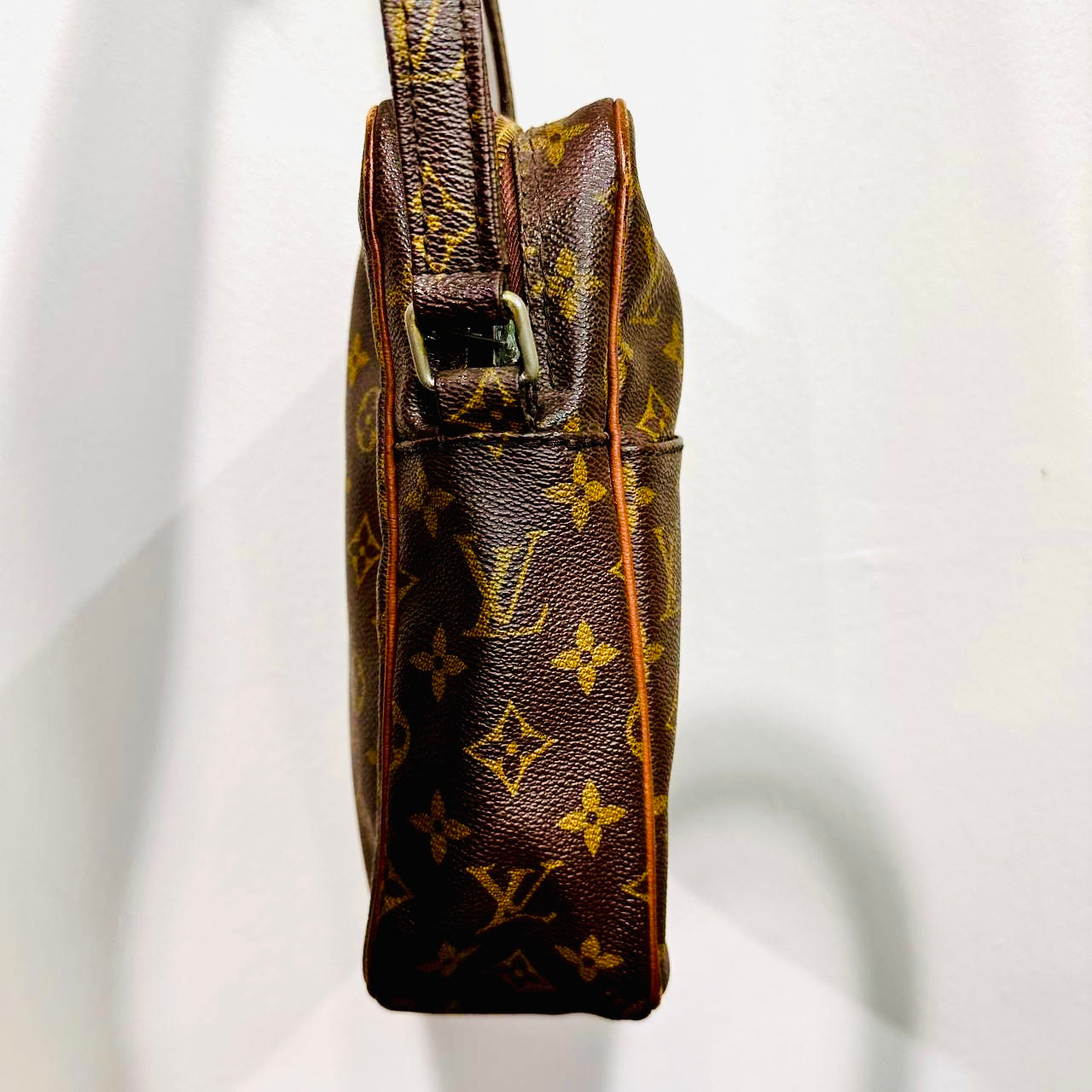 Louis Vuitton LV Danube Monogram Logo GHW Vintage Camera Messenger Shoulder Sling Bag