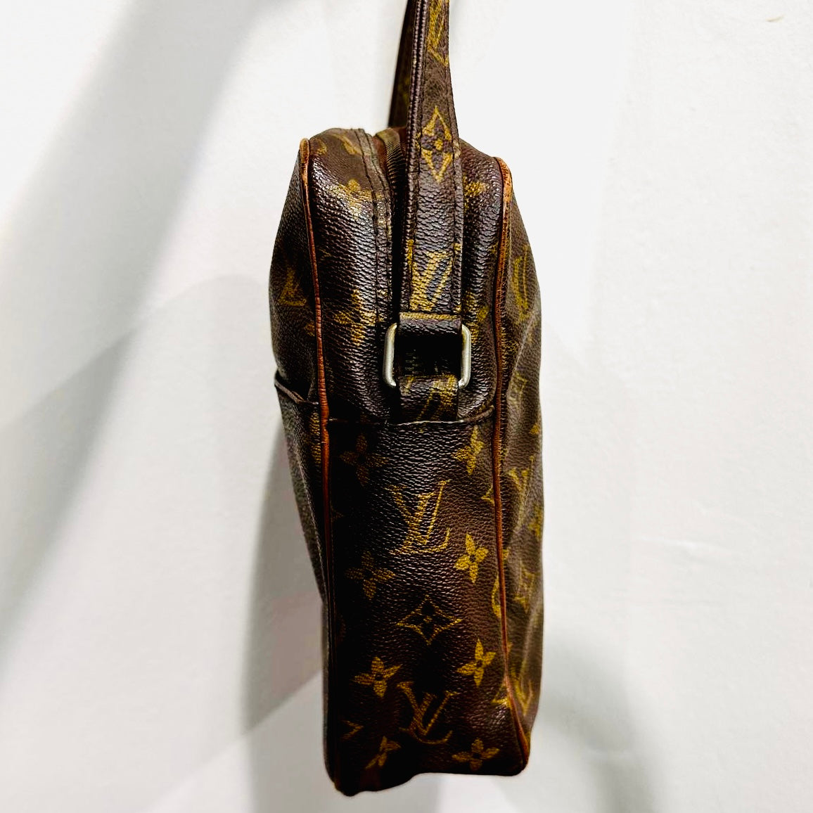 Louis Vuitton LV Danube Monogram Logo GHW Vintage Camera Messenger Shoulder Sling Bag