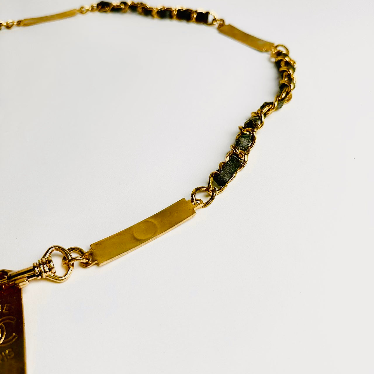 Chanel CC Black GHW Gold Giant Multiple Monogram Logo Iconic Chain Leather Charms Vintage Waist Belt