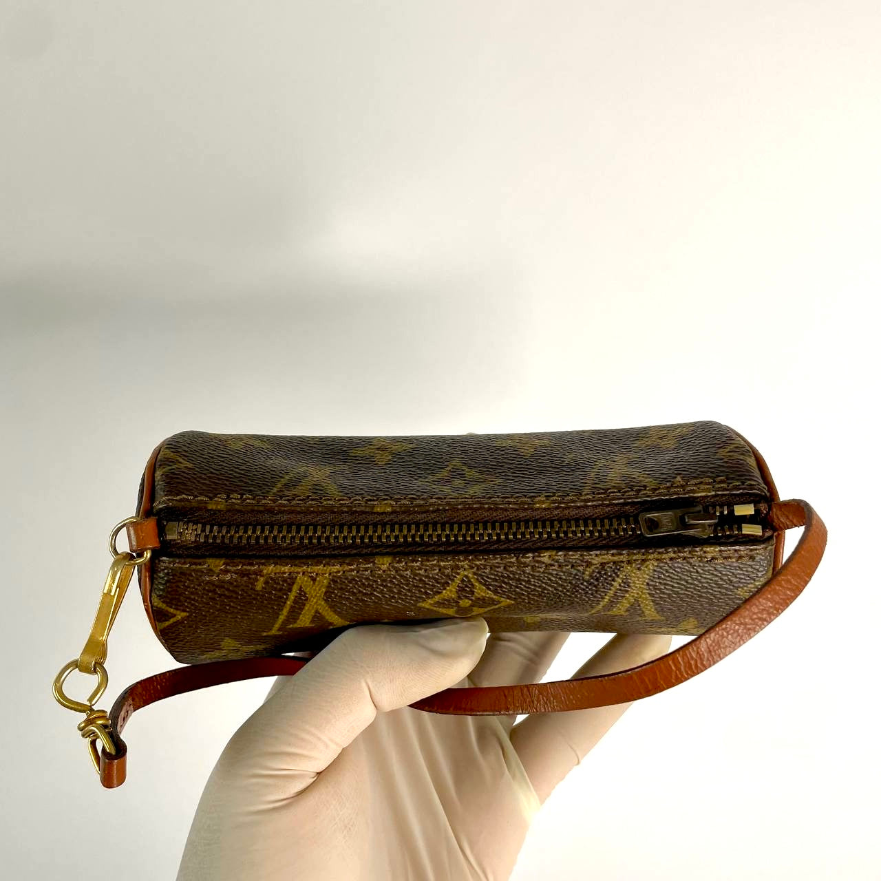 Louis Vuitton LV Papillon Roller Monogram Logo GHW Pochette Accessories Accessoires Shoulder Bag
