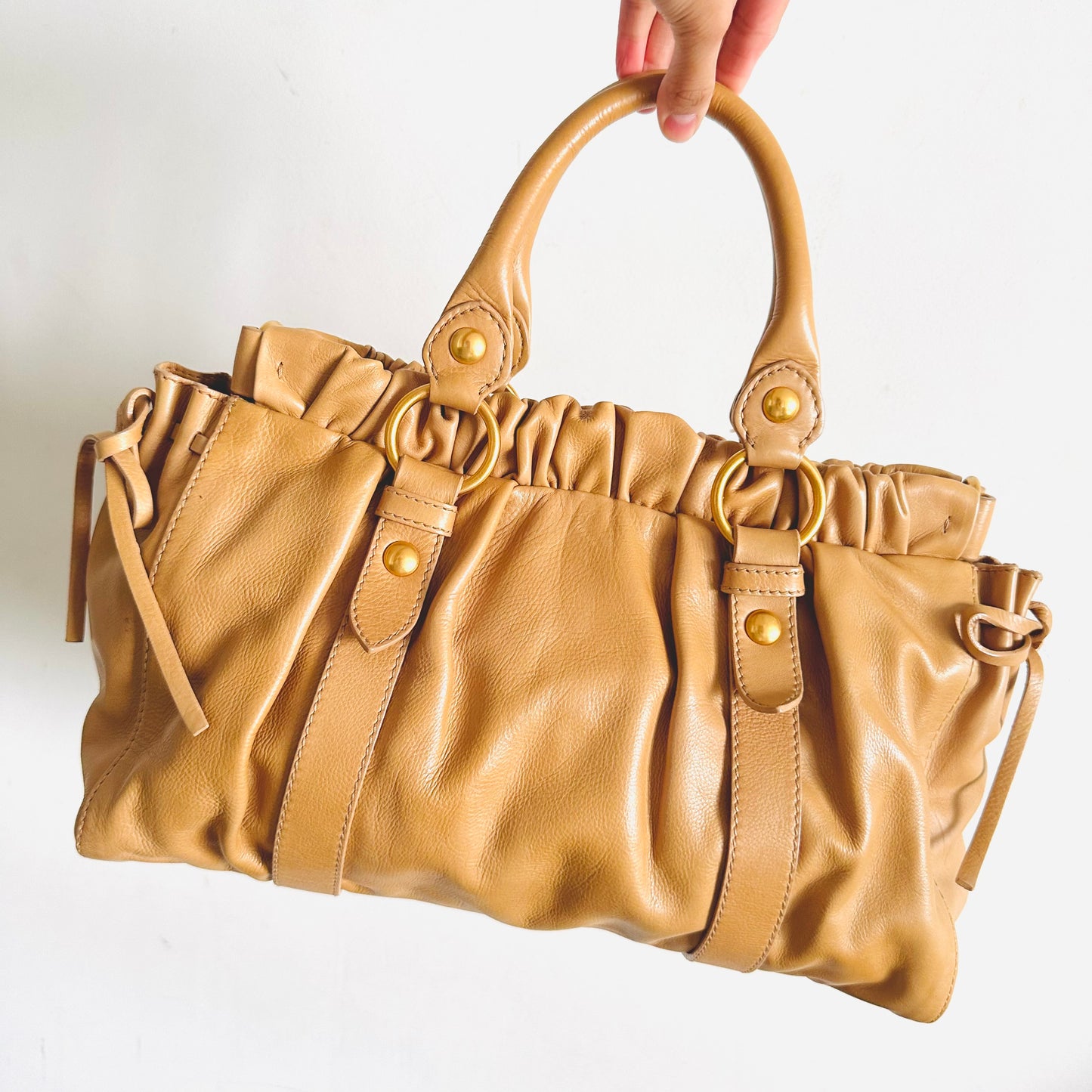 Miu Miu Beige GHW Vitello Lux Classic Logo Shopper 2-Way Shoulder Sling Tote Bag