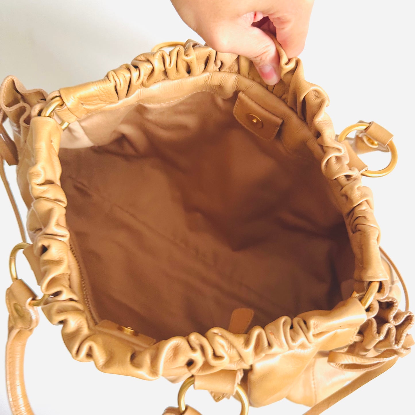 Miu Miu Beige GHW Vitello Lux Classic Logo Shopper 2-Way Shoulder Sling Tote Bag