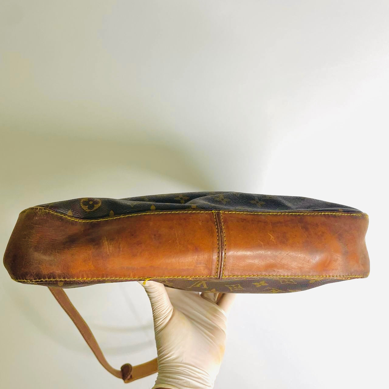 Louis Vuitton LV Boulogne Monogram Logo GHW Vintage Hobo Baguette Shoulder Sling Bag