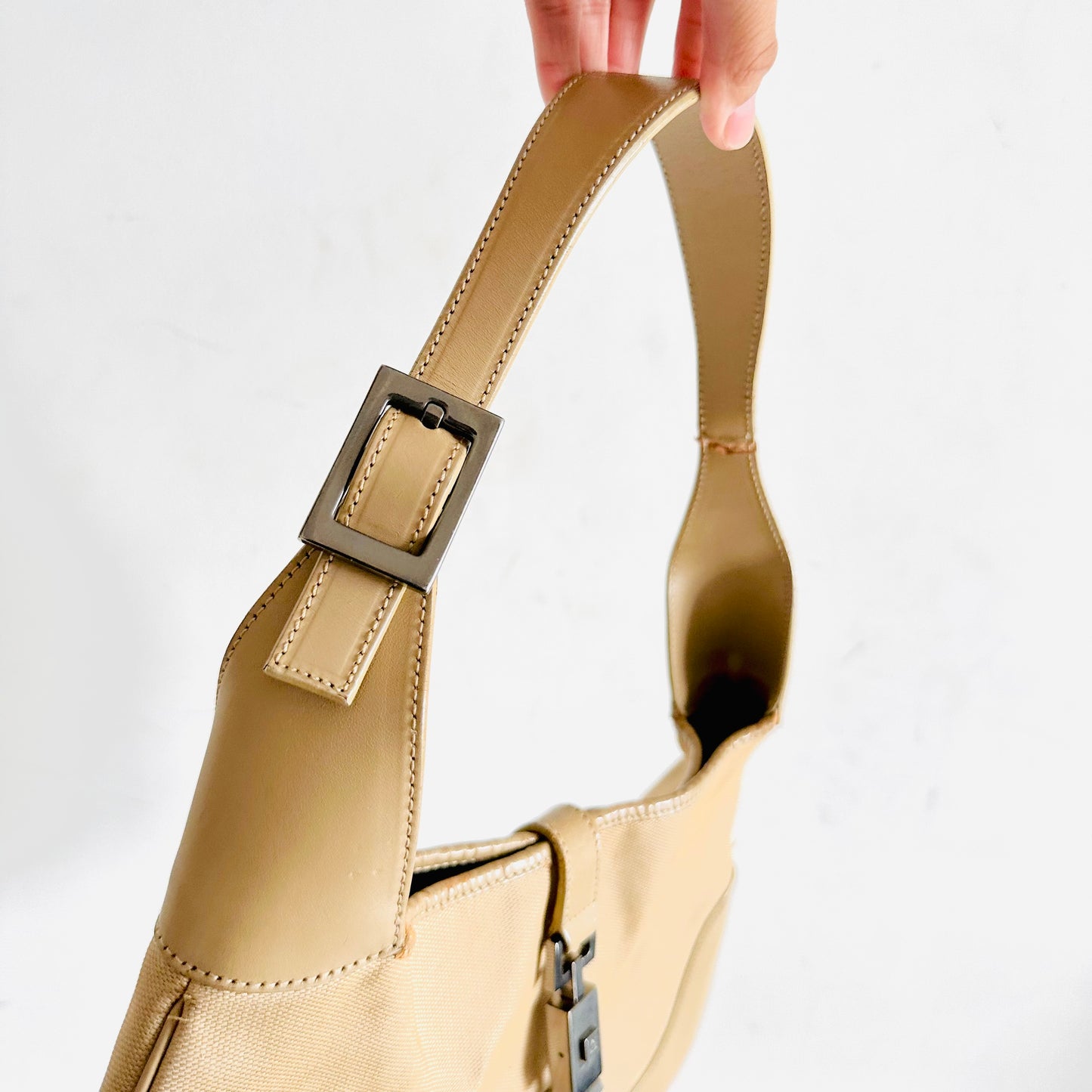 Gucci Jackie Beige Monogram Logo Fabric & Leather Hobo Baguette Shoulder Bag