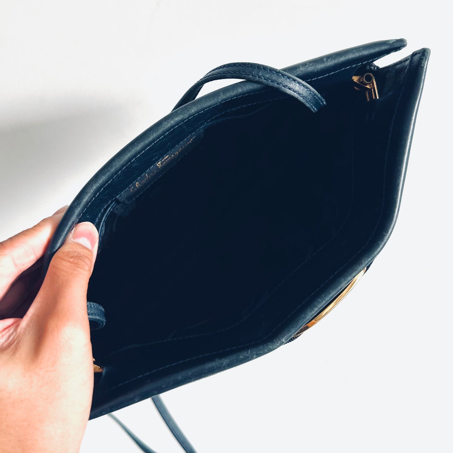 Salvatore Ferragamo Vara Bow Navy Blue GHW Monogram Logo Smooth Leather Shoulder Sling Bag