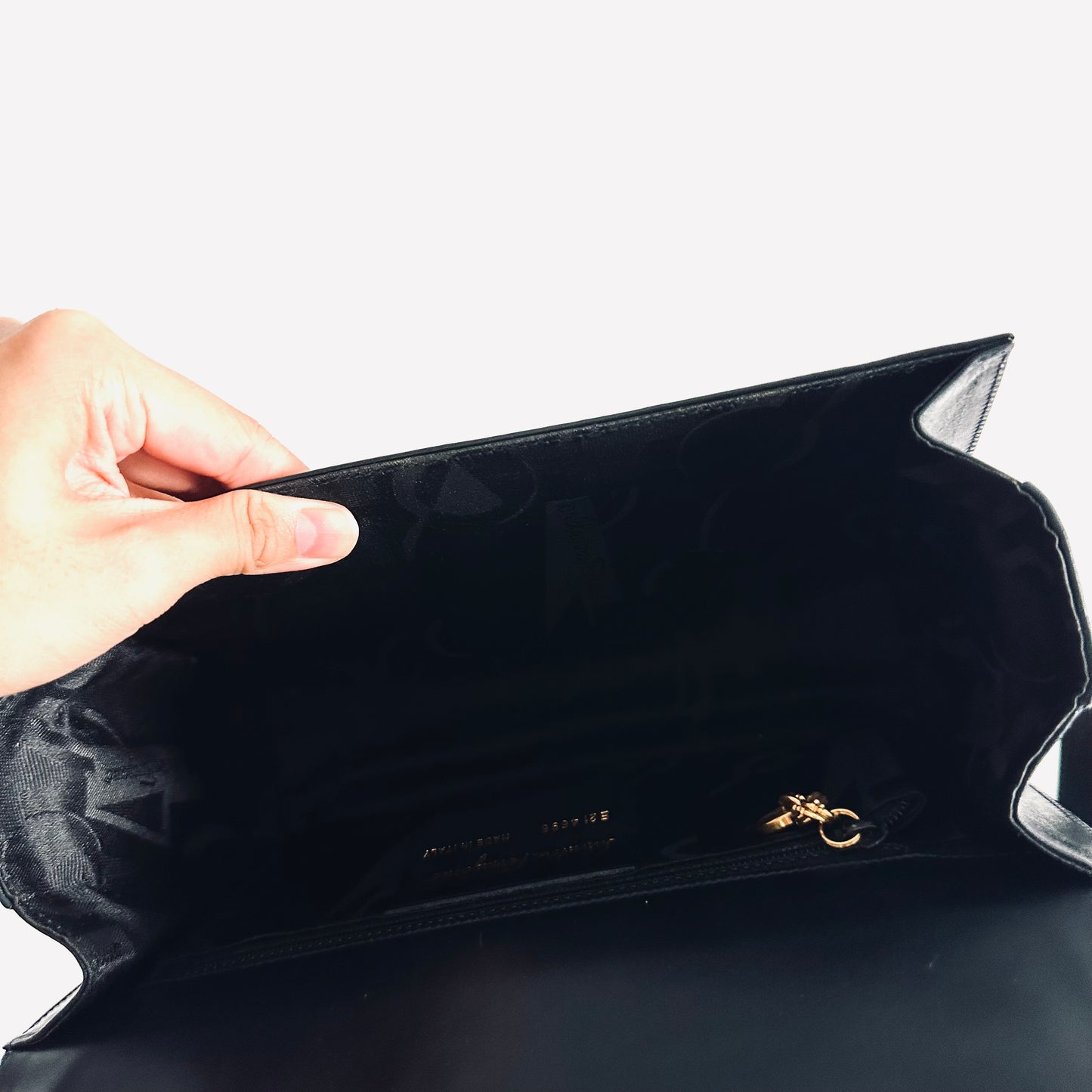 Salvatore Ferragamo Gancini Black GHW Smooth Leather Flap Shoulder Sling Bag