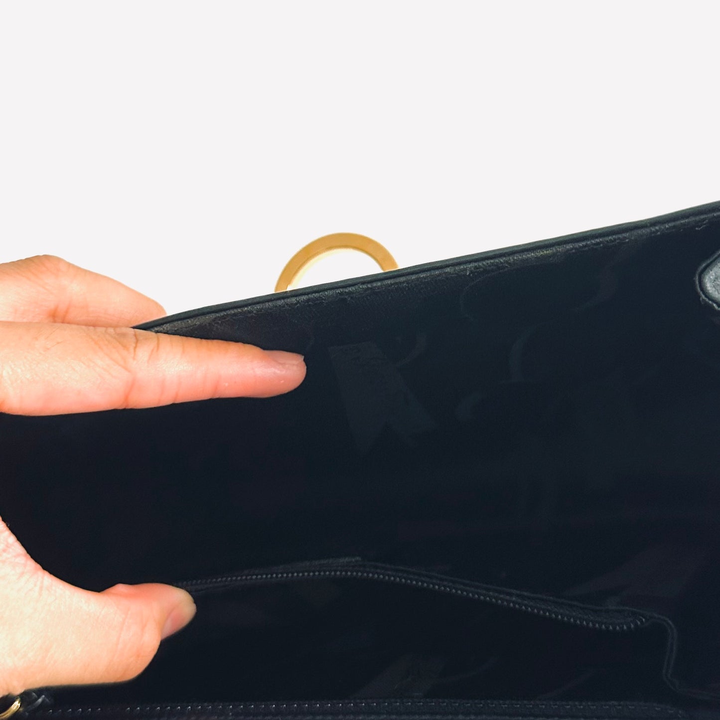 Salvatore Ferragamo Gancini Black GHW Smooth Leather Flap Shoulder Sling Bag