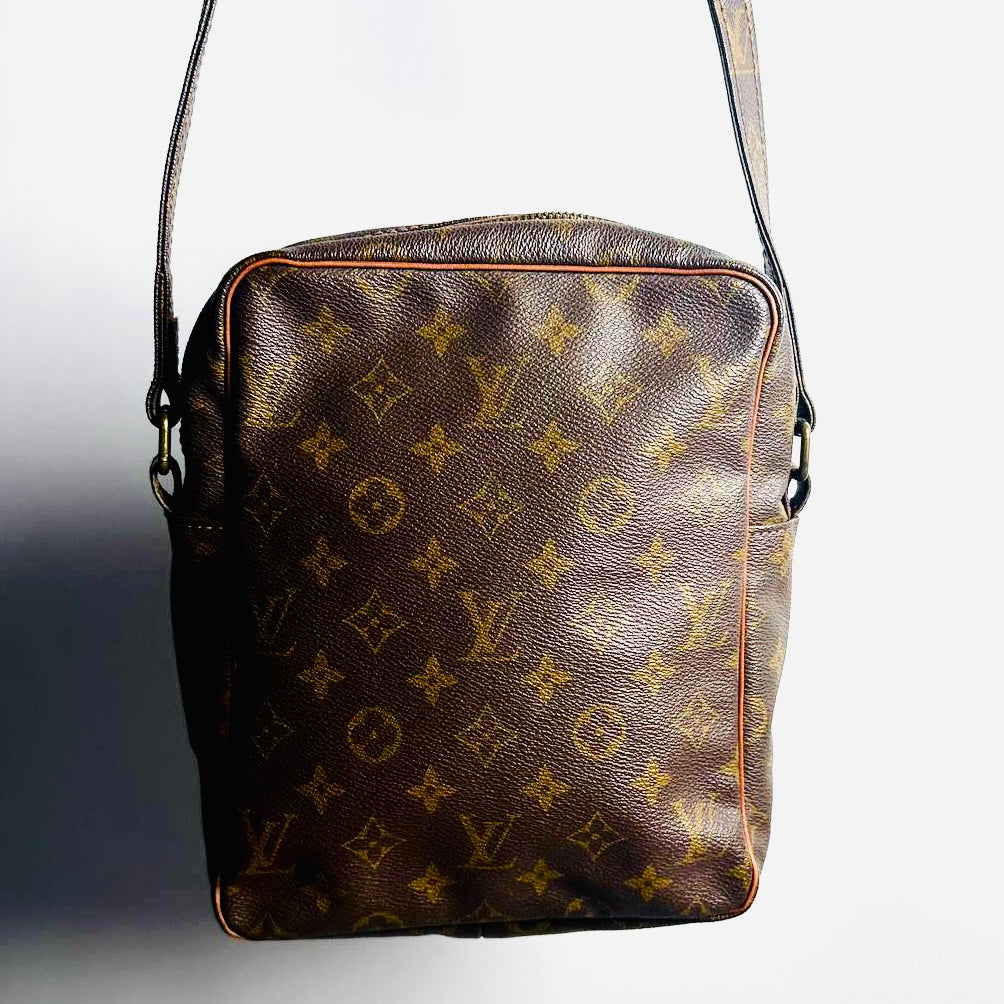 Louis Vuitton LV Danube Monogram Logo GHW Vintage Zip Camera Shoulder Sling Bag