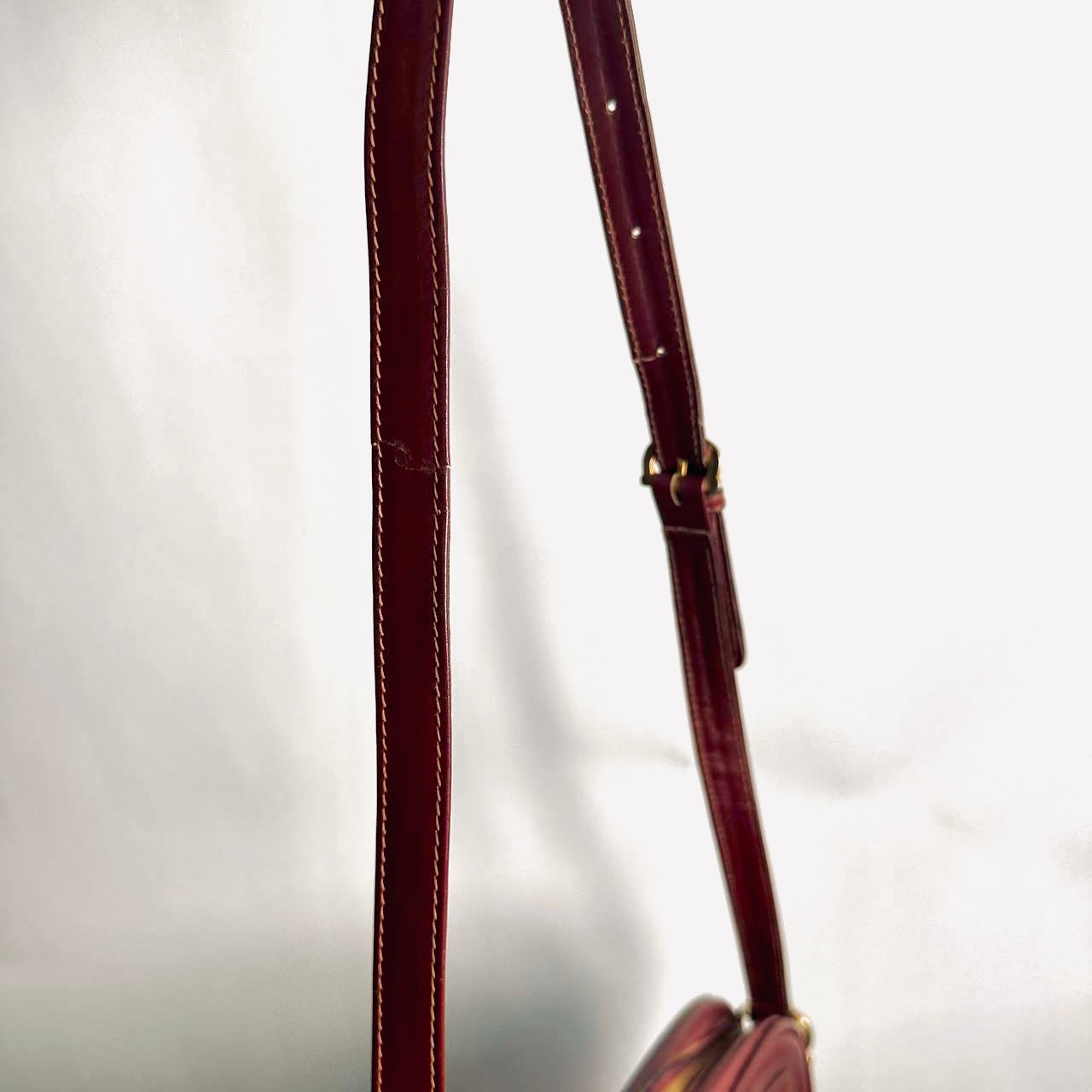 Cartier Must / Mast de Cartier Burgundy Red Maroon GHW Smooth Leather East West Zip Shoulder Sling Bag