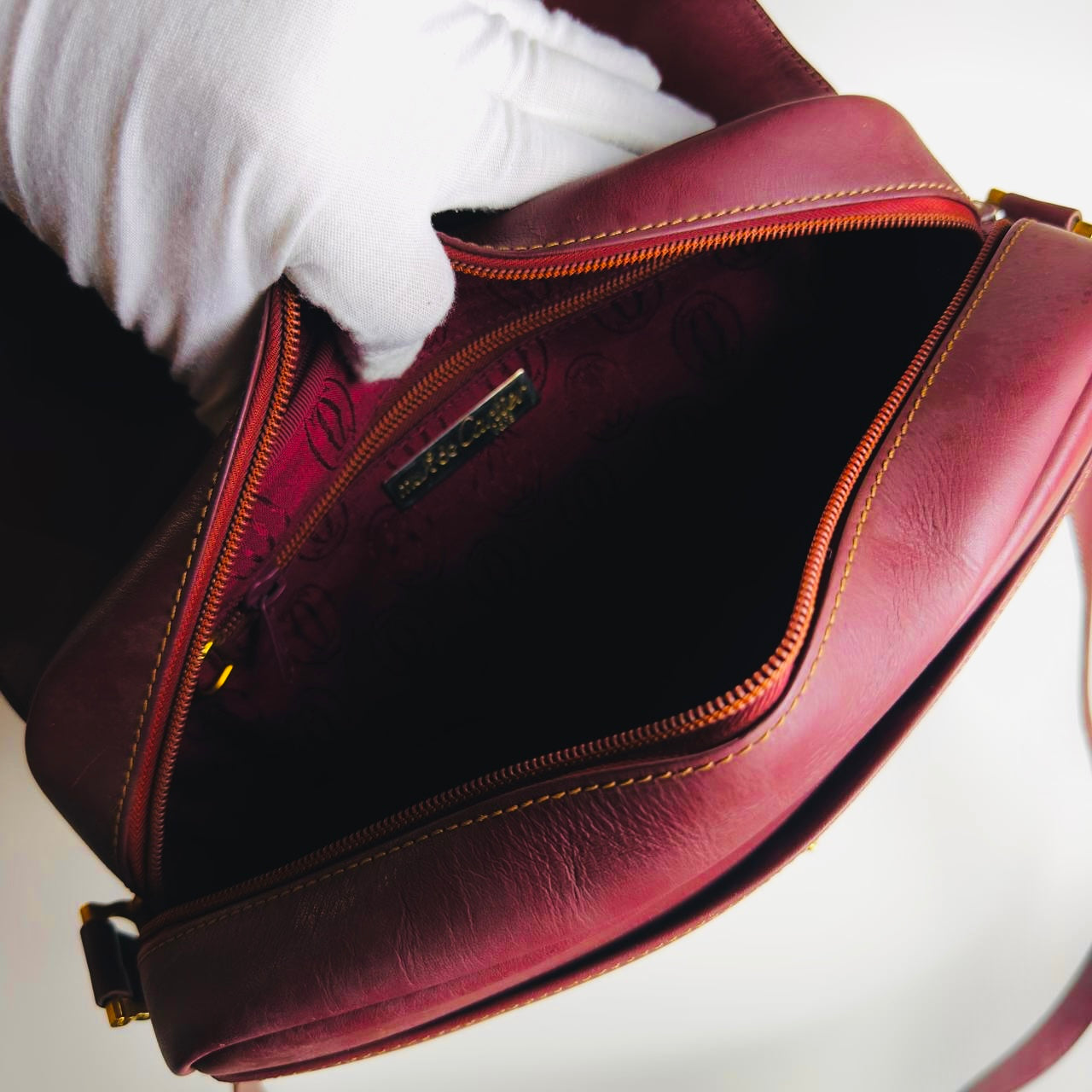 Cartier Must / Mast de Cartier Burgundy Red Maroon GHW Smooth Leather Shoulder Sling Flap Bag