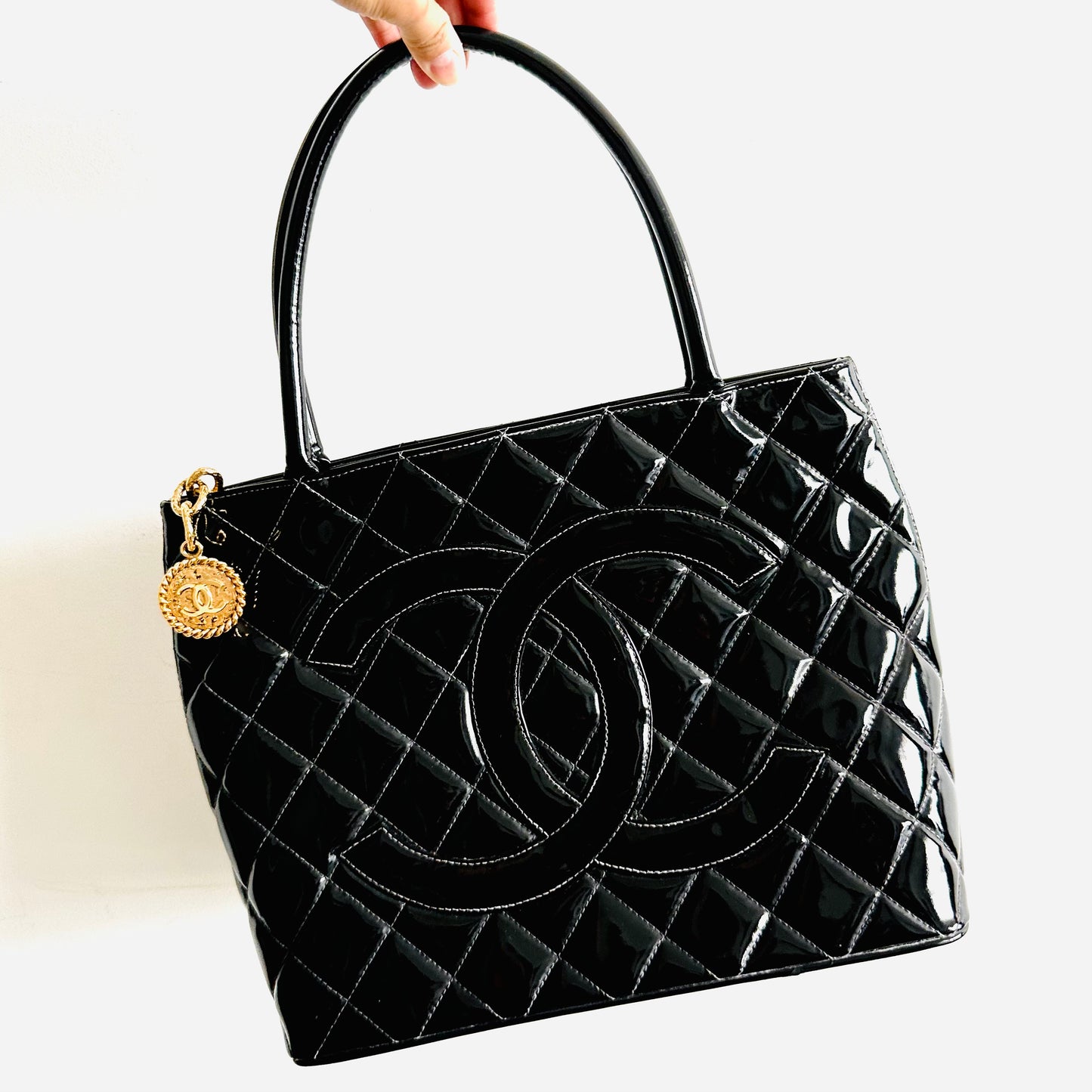 Chanel Black GHW Medallion Giant CC Monogram Logo Quilted Patent Shoulder Shopper Tote Bag 7s