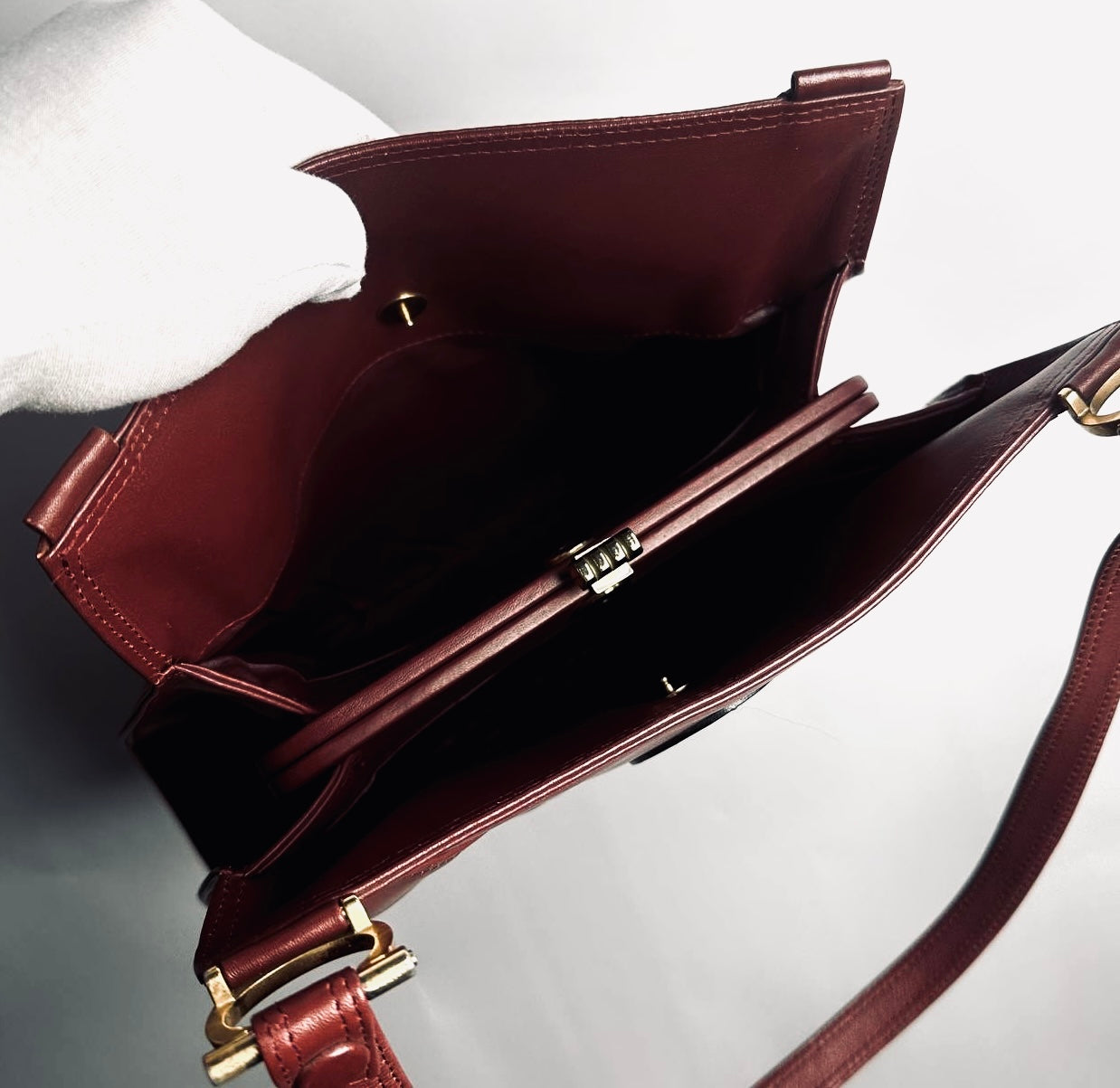 Cartier Must / Mast de Cartier Burgundy Maroon Red GHW Monogram Logo Smooth Leather Shoulder Shopper Tote Bag