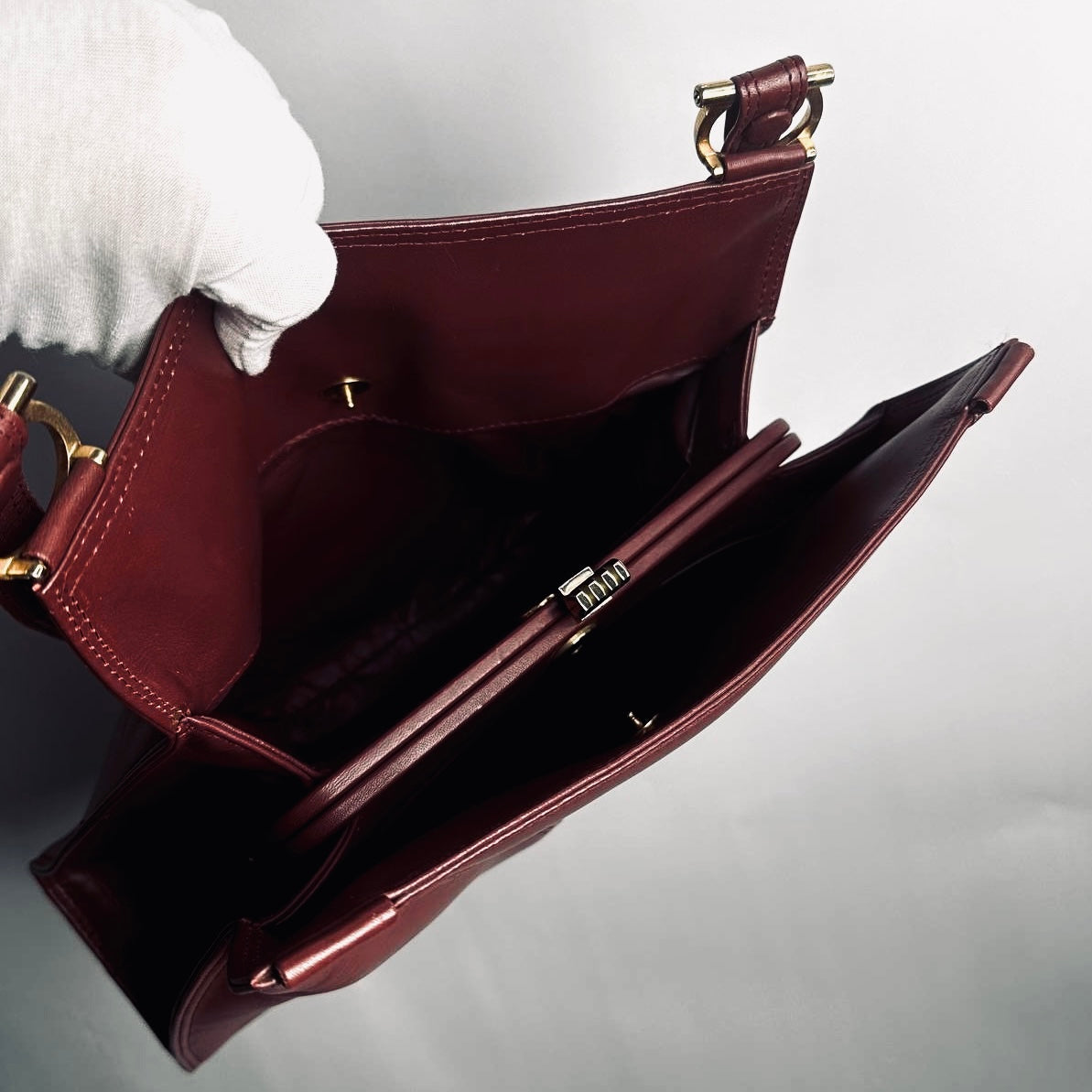 Cartier Must / Mast de Cartier Burgundy Maroon Red GHW Monogram Logo Smooth Leather Shoulder Shopper Tote Bag