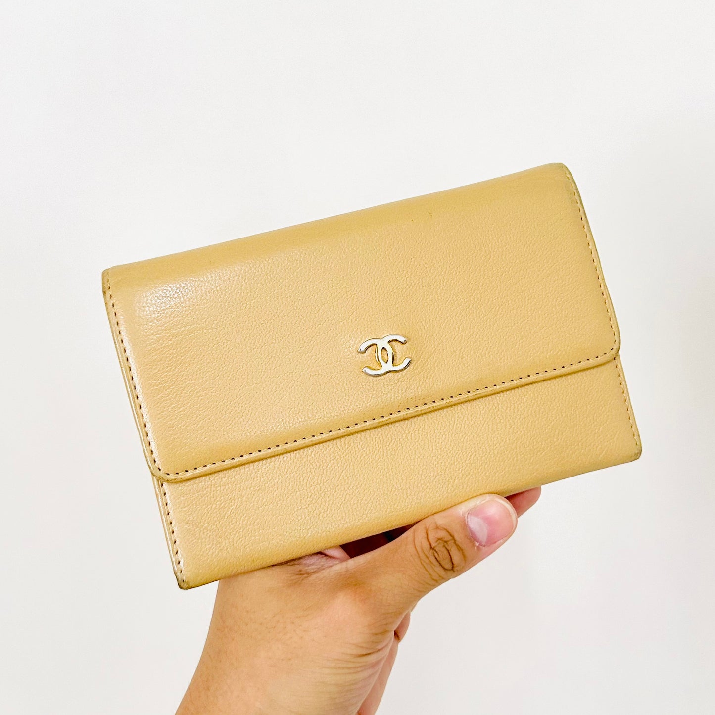 Chanel Beige GHW CC Logo Chevre Leather Flap Compact Bifold Wallet 7s