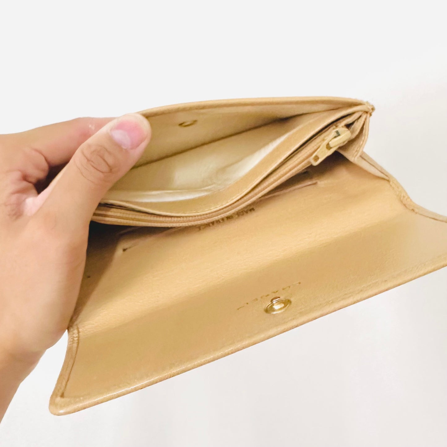 Chanel Beige GHW CC Logo Chevre Leather Flap Compact Bifold Wallet 7s