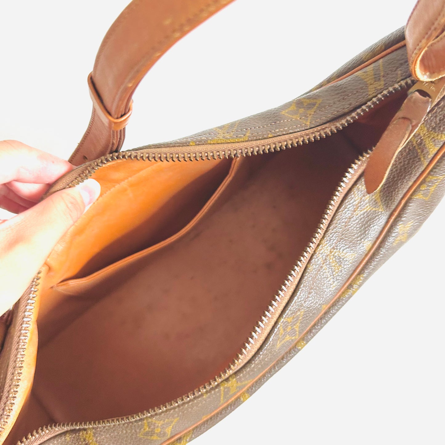 Louis Vuitton LV Boulogne Monogram Logo GHW Baguette Hobo Vintage Shoulder Sling Bag