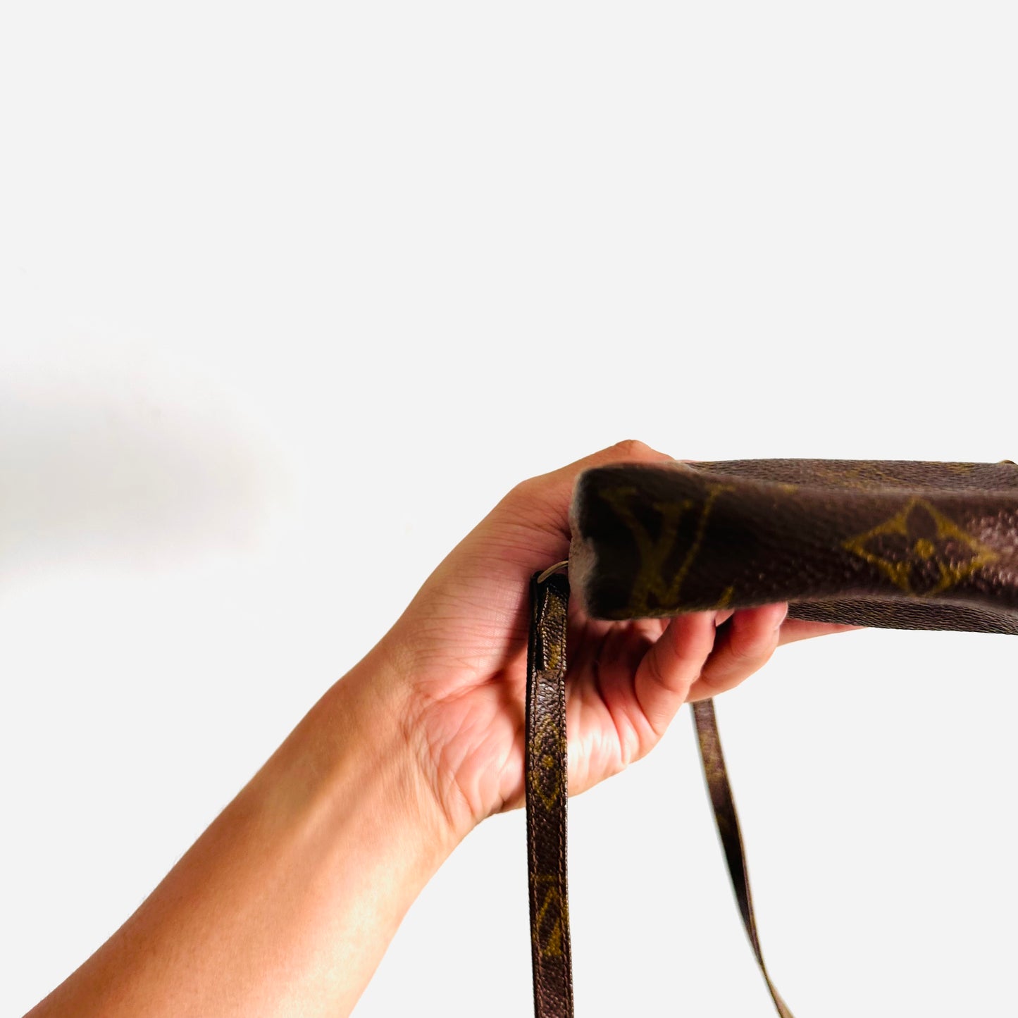 Louis Vuitton LV Mini Danube Monogram Logo GHW Vintage Camera Shoulder Sling Bag