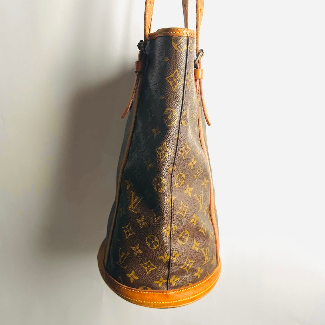 Louis Vuitton LV Marais Bucket Monogram Logo GHW Vintage Shoulder Shopper Tote Bag
