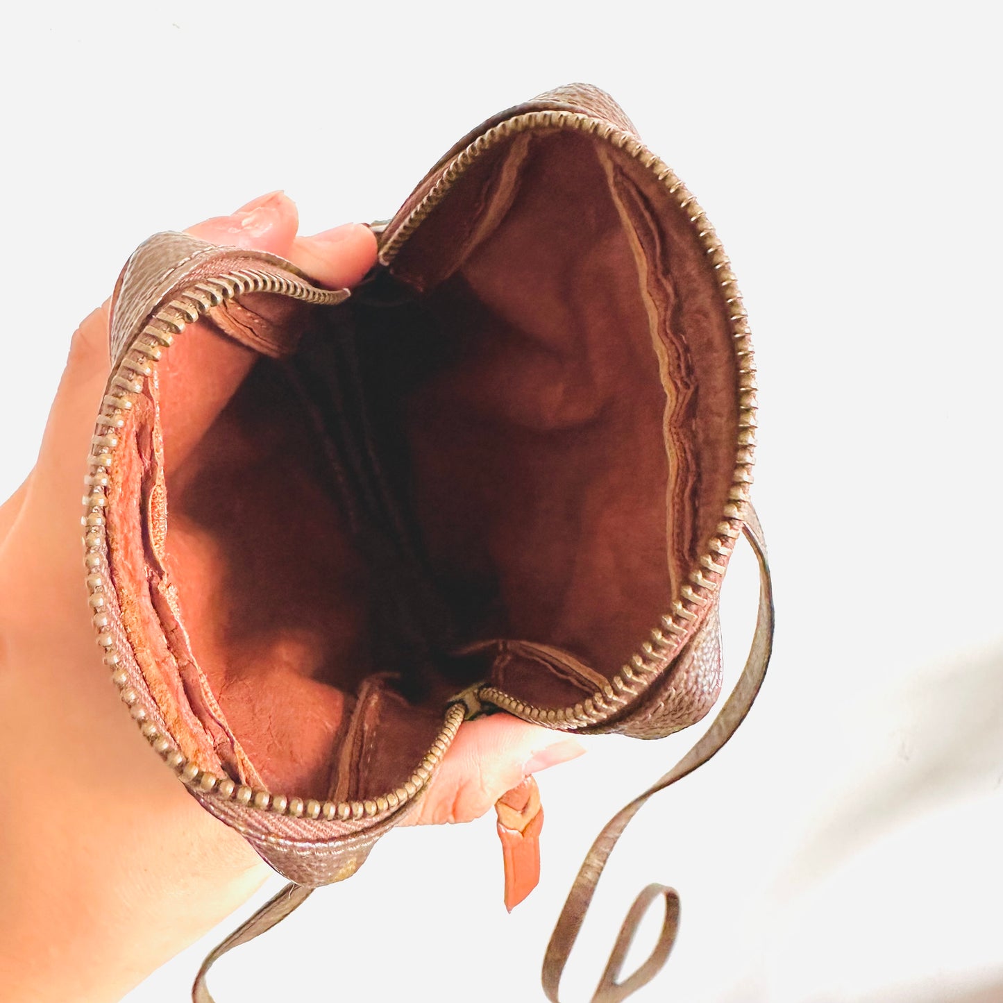 Louis Vuitton LV Mini Danube Monogram Logo GHW Vintage Camera Shoulder Sling Bag