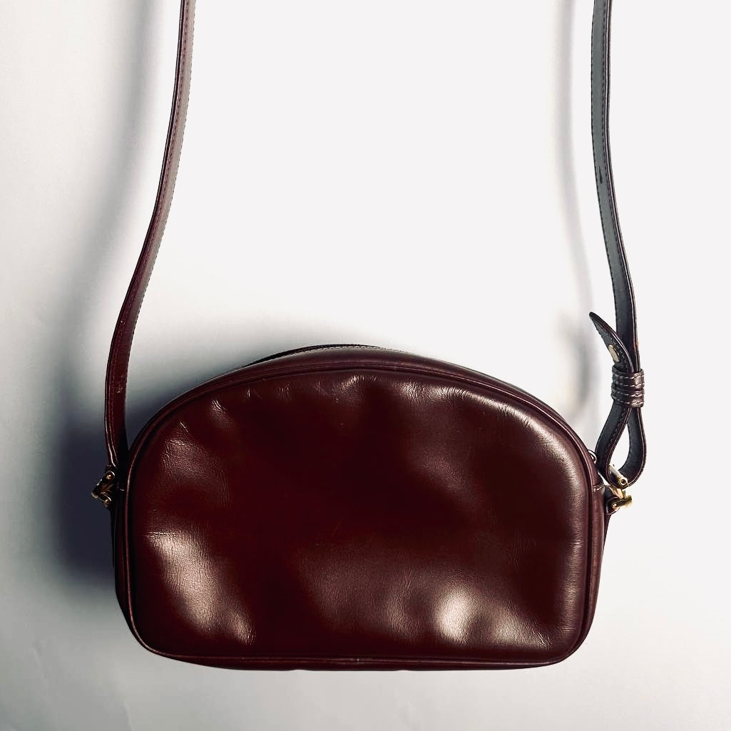 Cartier Must / Mast de Cartier Burgundy Red Maroon GHW Smooth Leather Flap Zip Shoulder Sling Bag