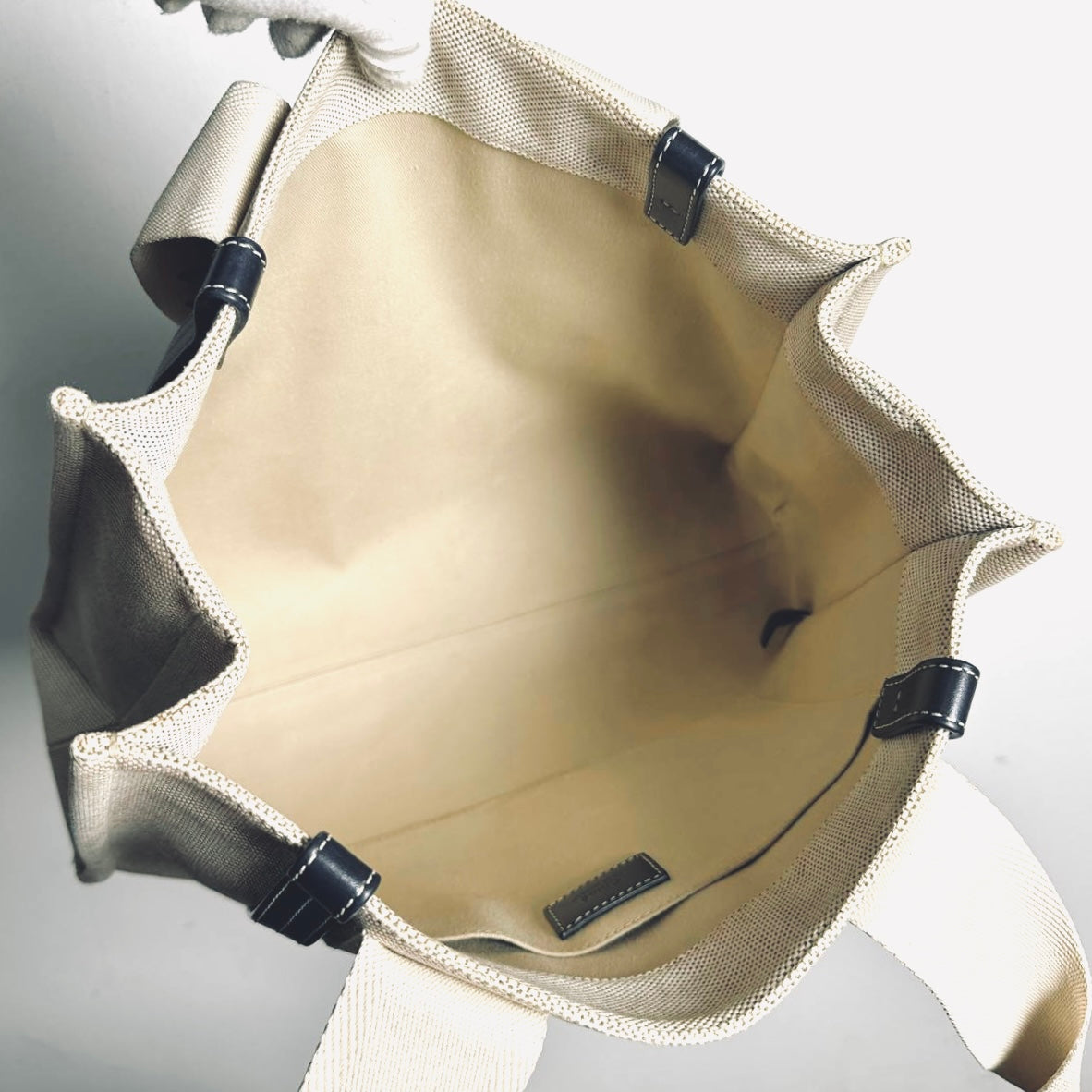 Chloe Woody Black / Grey / White Monogram Logo Shopper Medium Shoulder Tote Bag