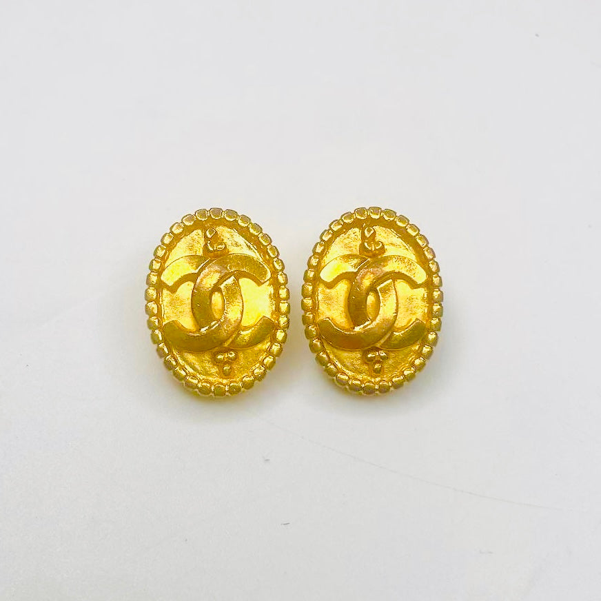 Chanel Giant Gold CC Monogram Logo Oval Clip On Vintage Earrings