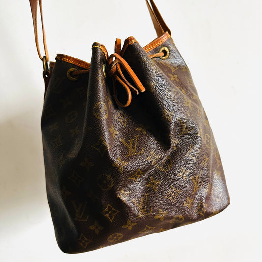 Louis Vuitton LV Bucket Petit Noe Monogram Logo GHW Shoulder Sling Vintage Bag