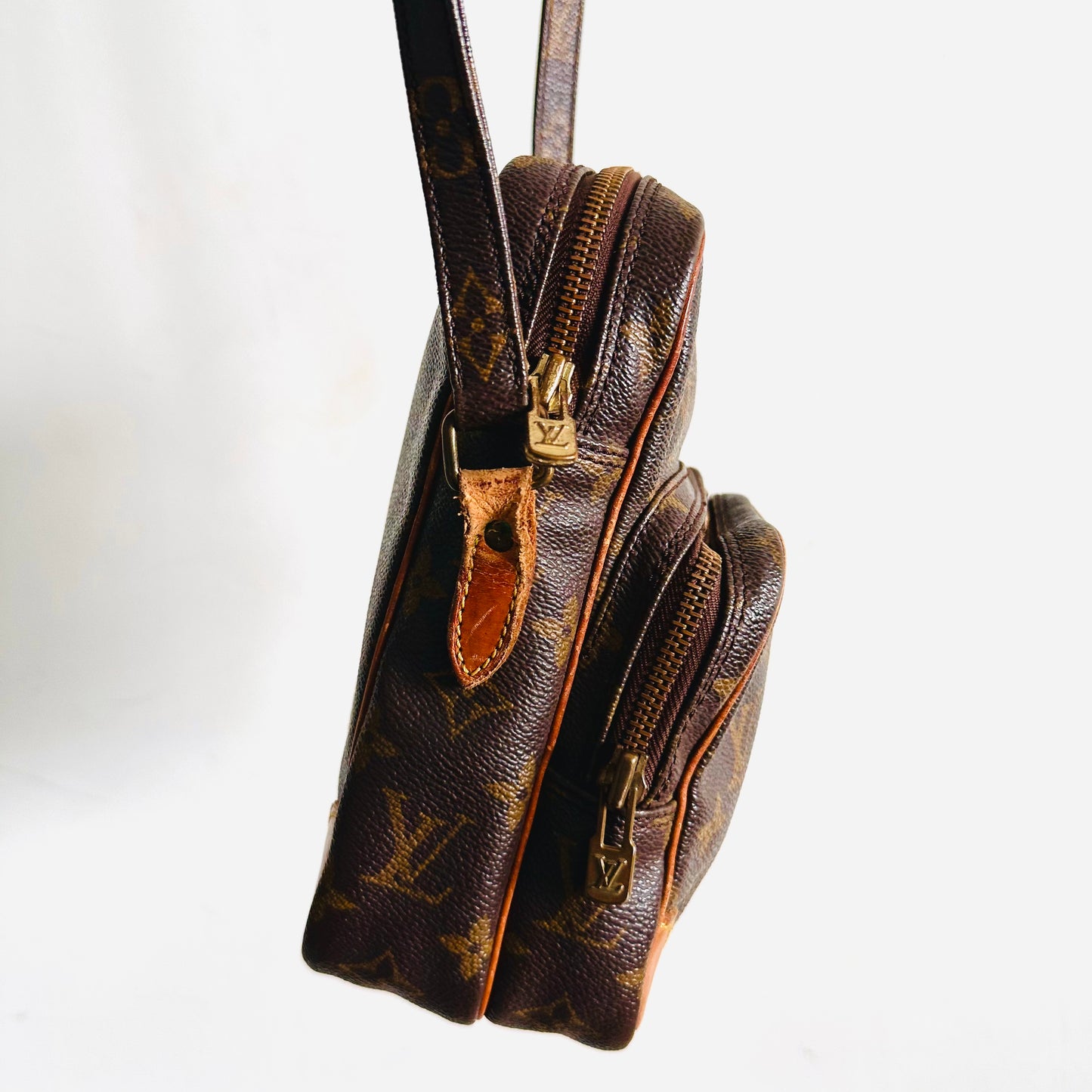 Louis Vuitton LV Amazon Monogram Logo GHW Vintage Camera Shoulder Sling Bag