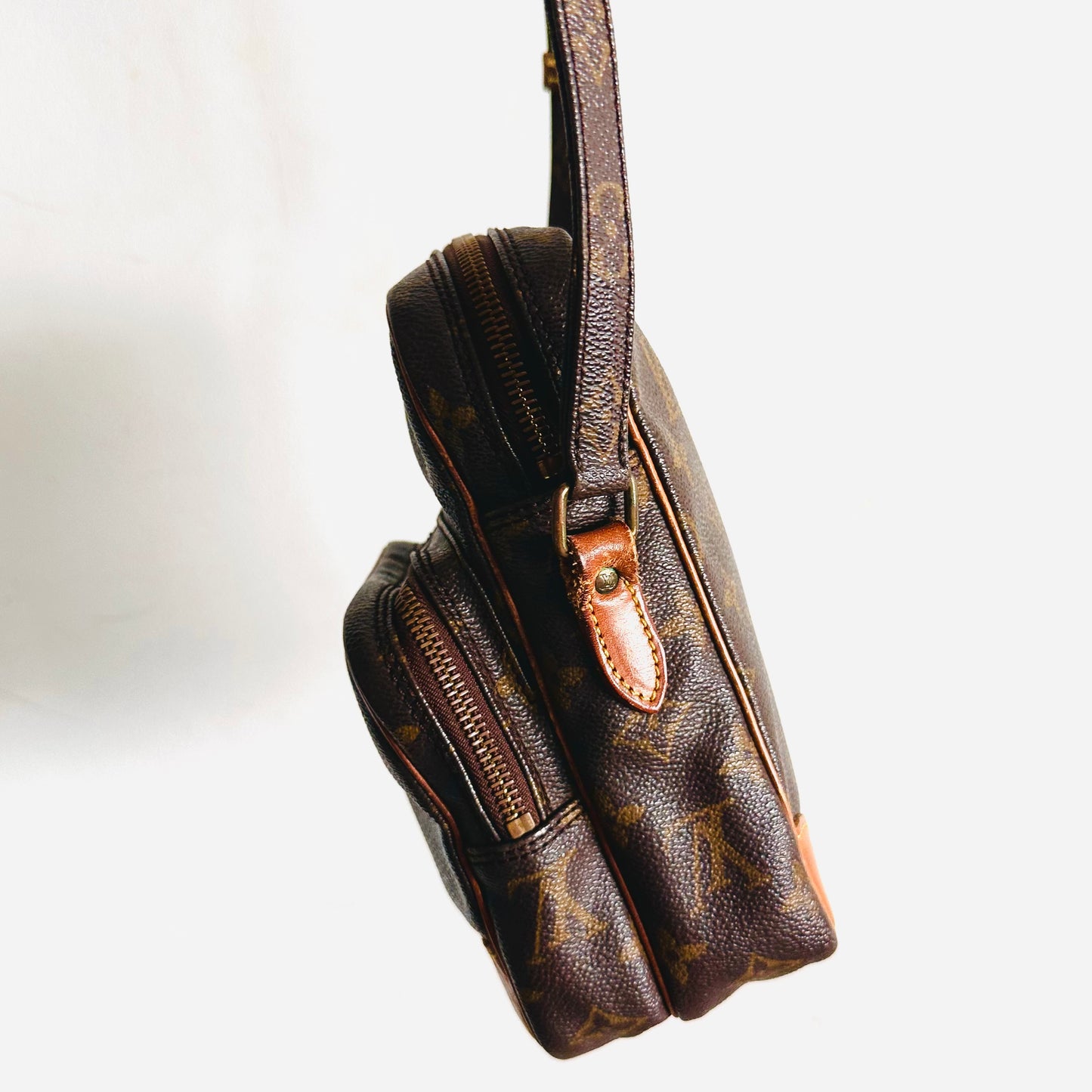 Louis Vuitton LV Amazon Monogram Logo GHW Vintage Camera Shoulder Sling Bag