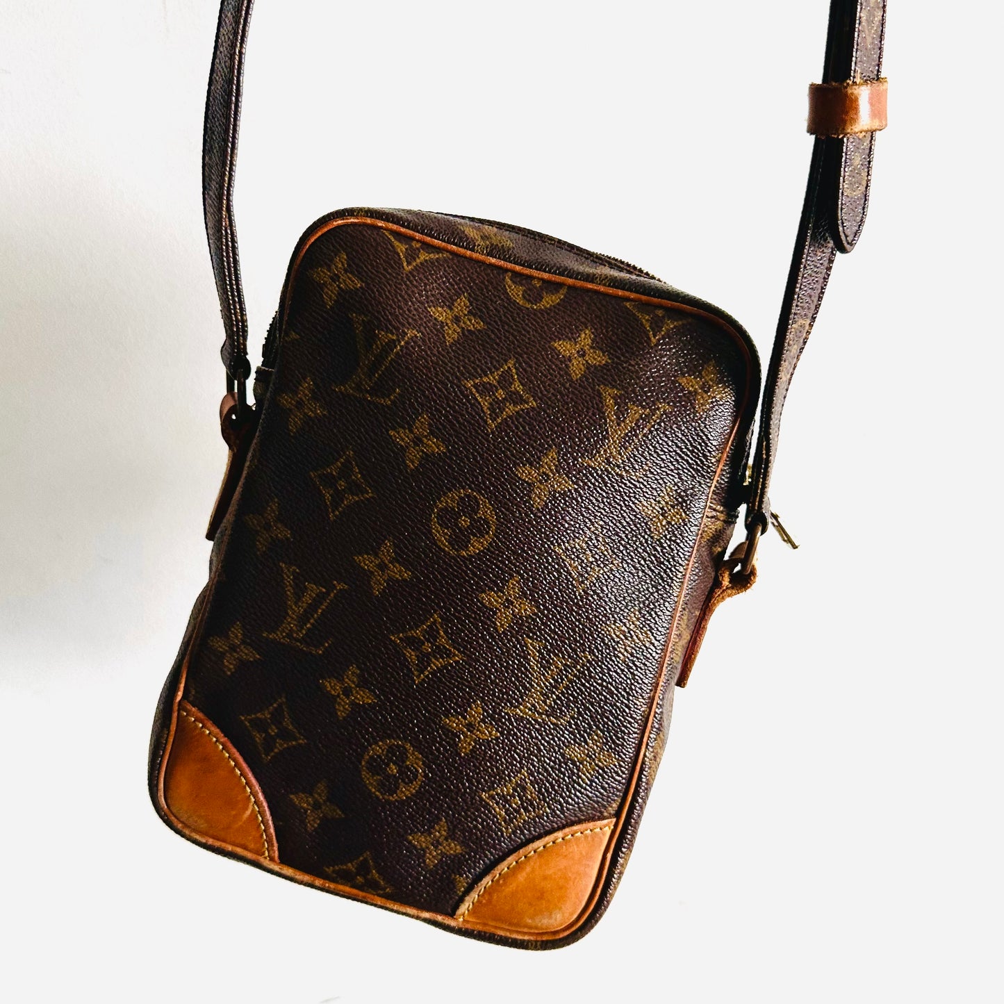 Louis Vuitton LV Amazon Monogram Logo GHW Vintage Camera Shoulder Sling Bag