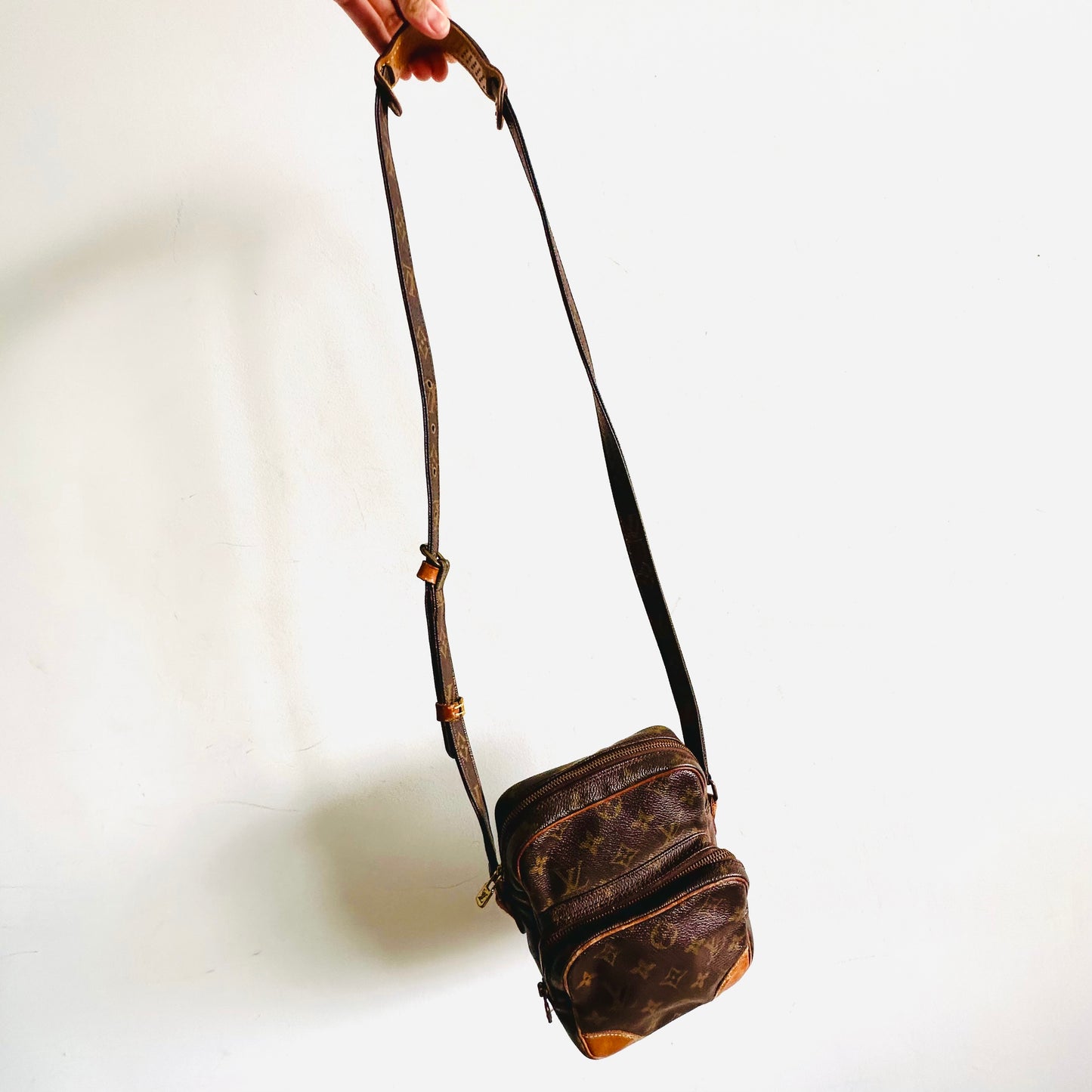 Louis Vuitton LV Amazon Monogram Logo GHW Vintage Camera Shoulder Sling Bag