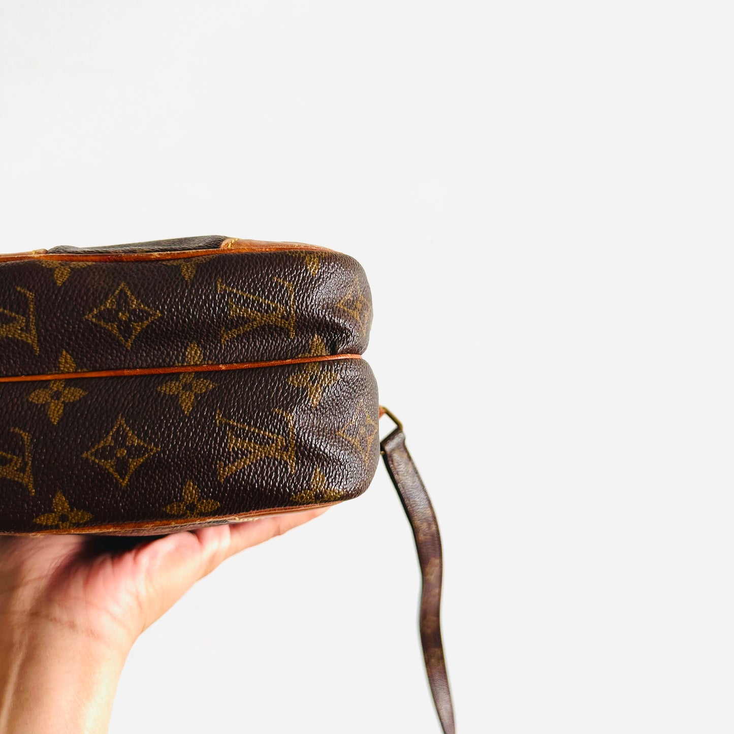 Louis Vuitton LV Amazon Monogram Logo GHW Vintage Camera Shoulder Sling Bag