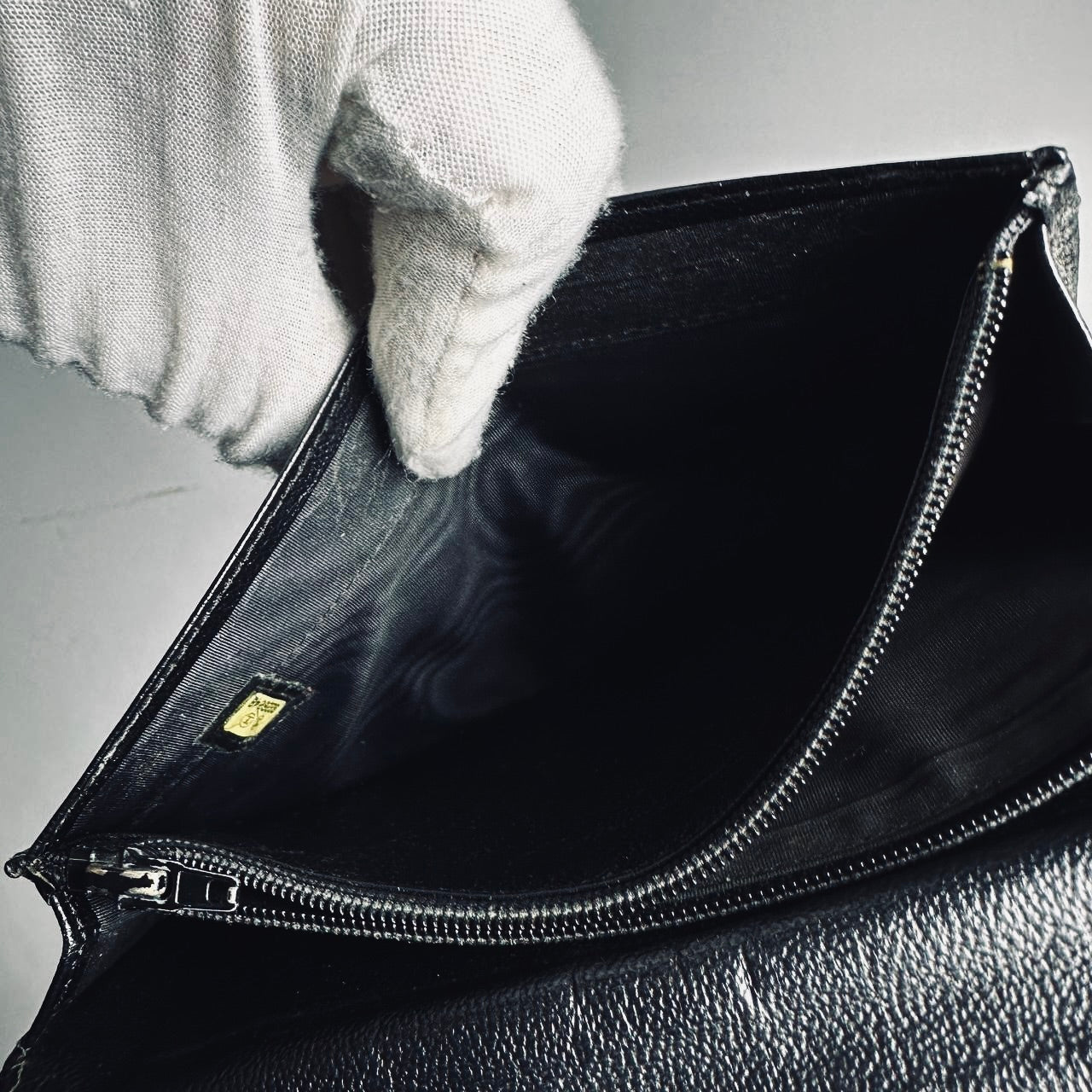 Chanel CC Black Chevre Leather Monogram Logo Bifold Long Wallet 8s